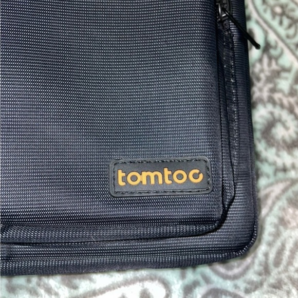 Tomtoc Protective Computer Shoulder Bag - Picture 8 of 10